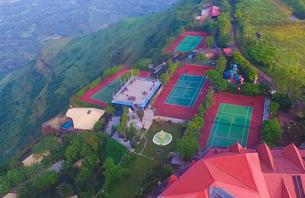 Tennis in the Hill of Panchgani